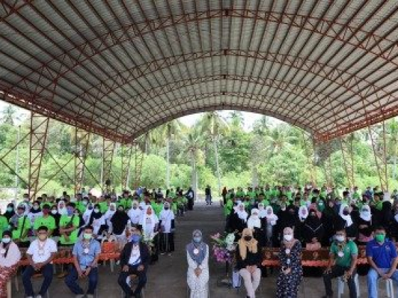 Former MILF combatants, relatives finish livelihood training